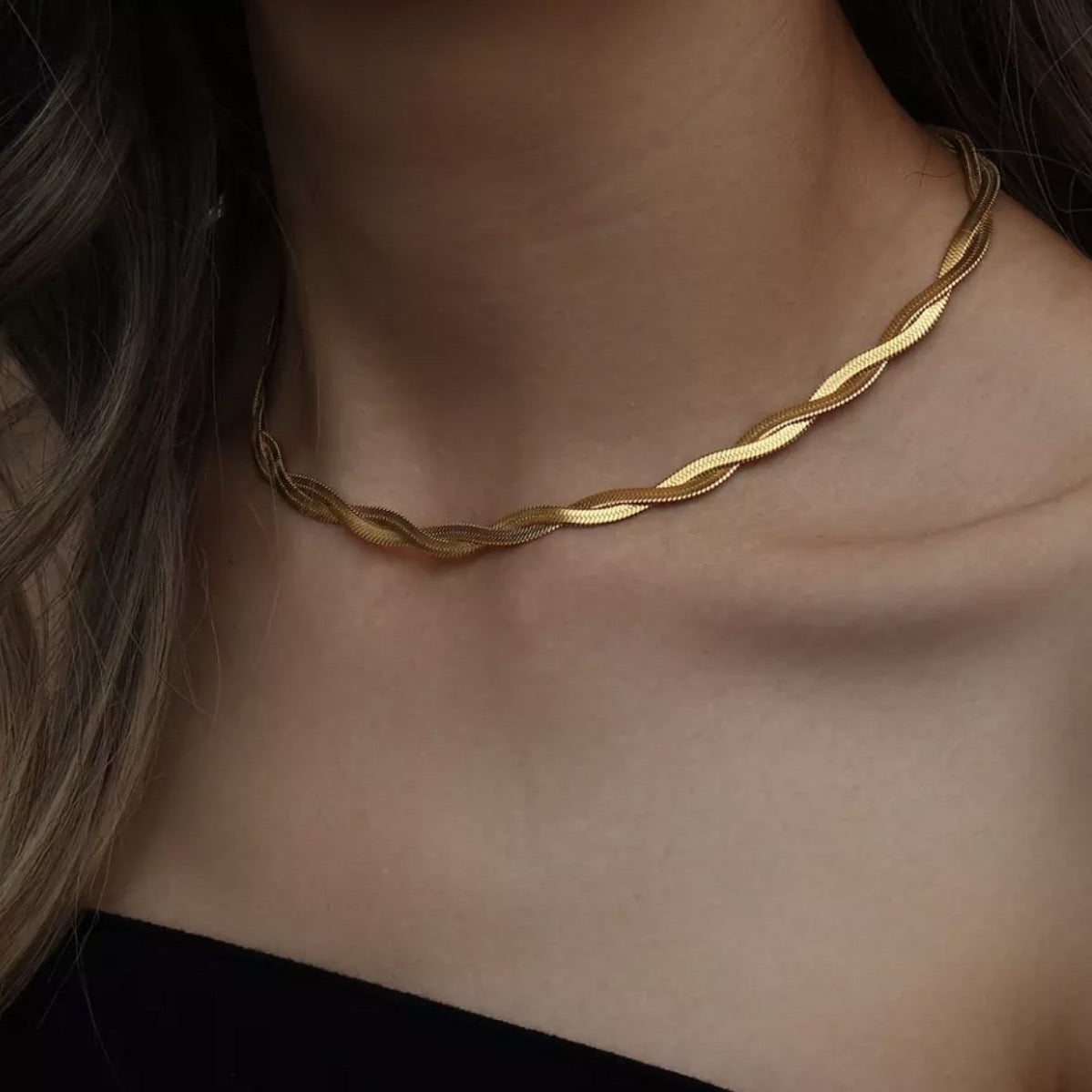 Criss Cross Herringbone Necklace (18")